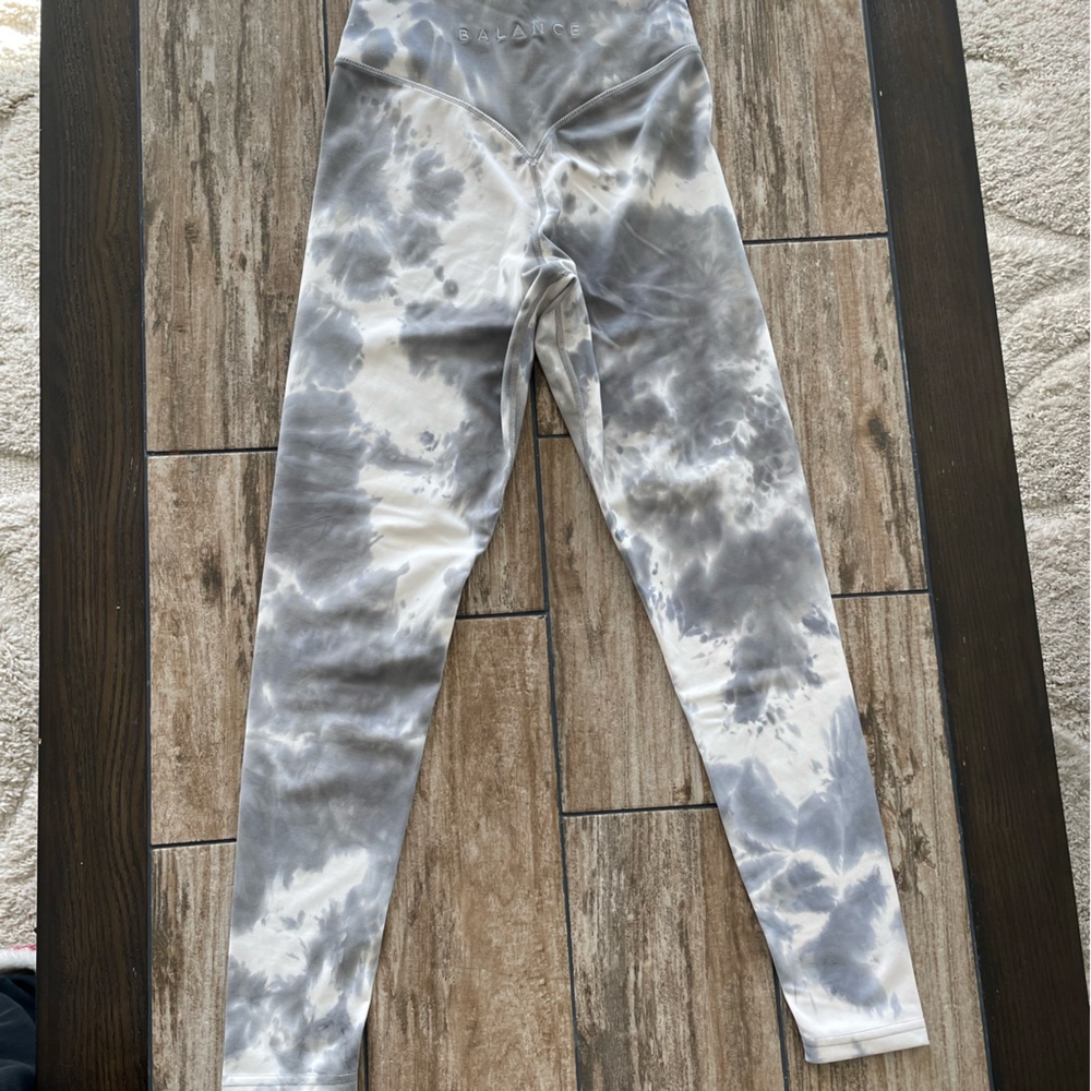 Balance Athletica vitality cloud leggings - Picture 2 of 4